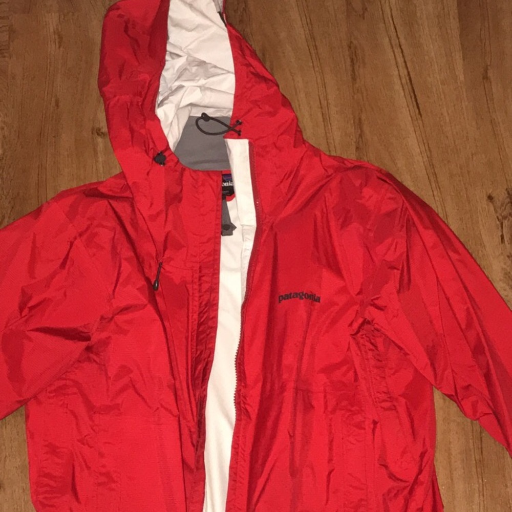 Men’s Medium Patagonia Rain Jacket